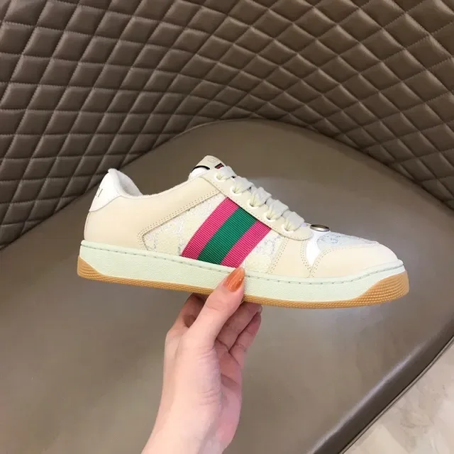 Gucci Sneakers Lifestyle Beige et Rose Low-Top en Cuir Monogramme 6