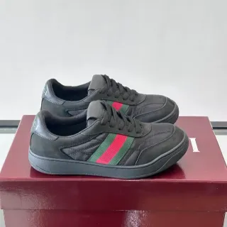 Gucci 低帮 Web Stripe 黑红生活方式运动鞋