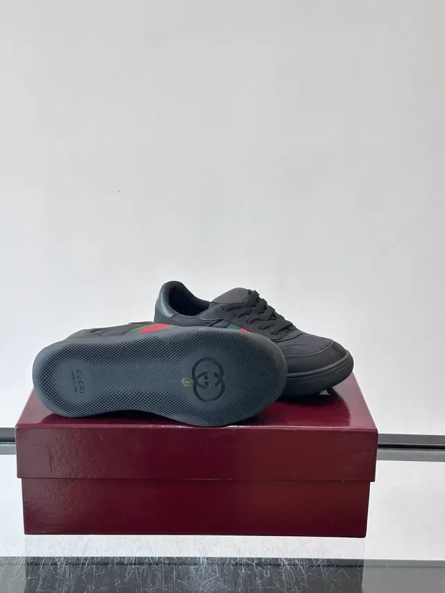 Gucci 低帮 Web Stripe 黑红生活方式运动鞋 2