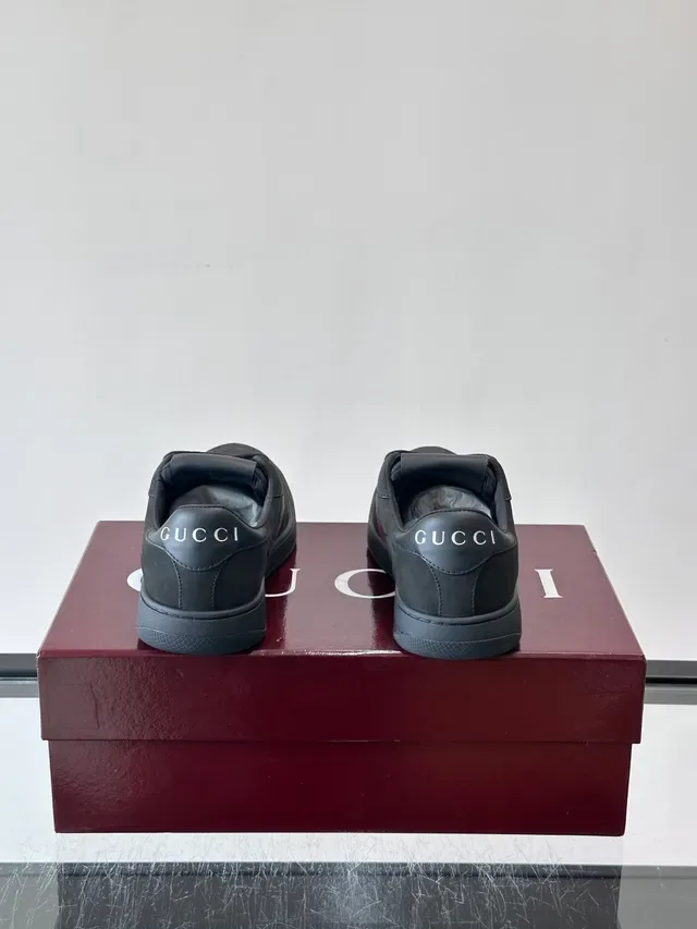 Gucci 低帮 Web Stripe 黑红生活方式运动鞋 3
