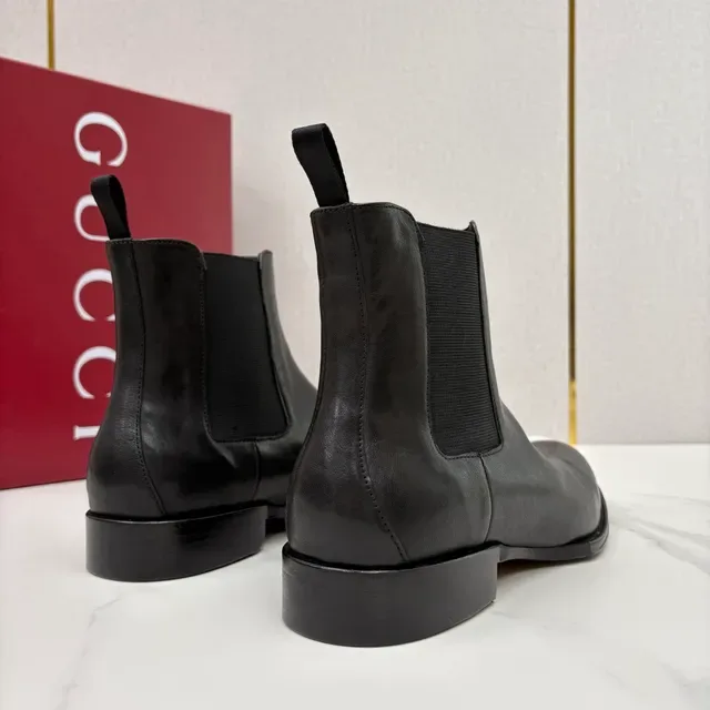 Gucci Black Smooth Leather Elastic Side Panels Chelsea Boots 3