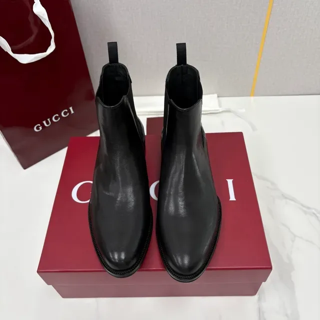 Gucci Black Smooth Leather Elastic Side Panels Chelsea Boots 5