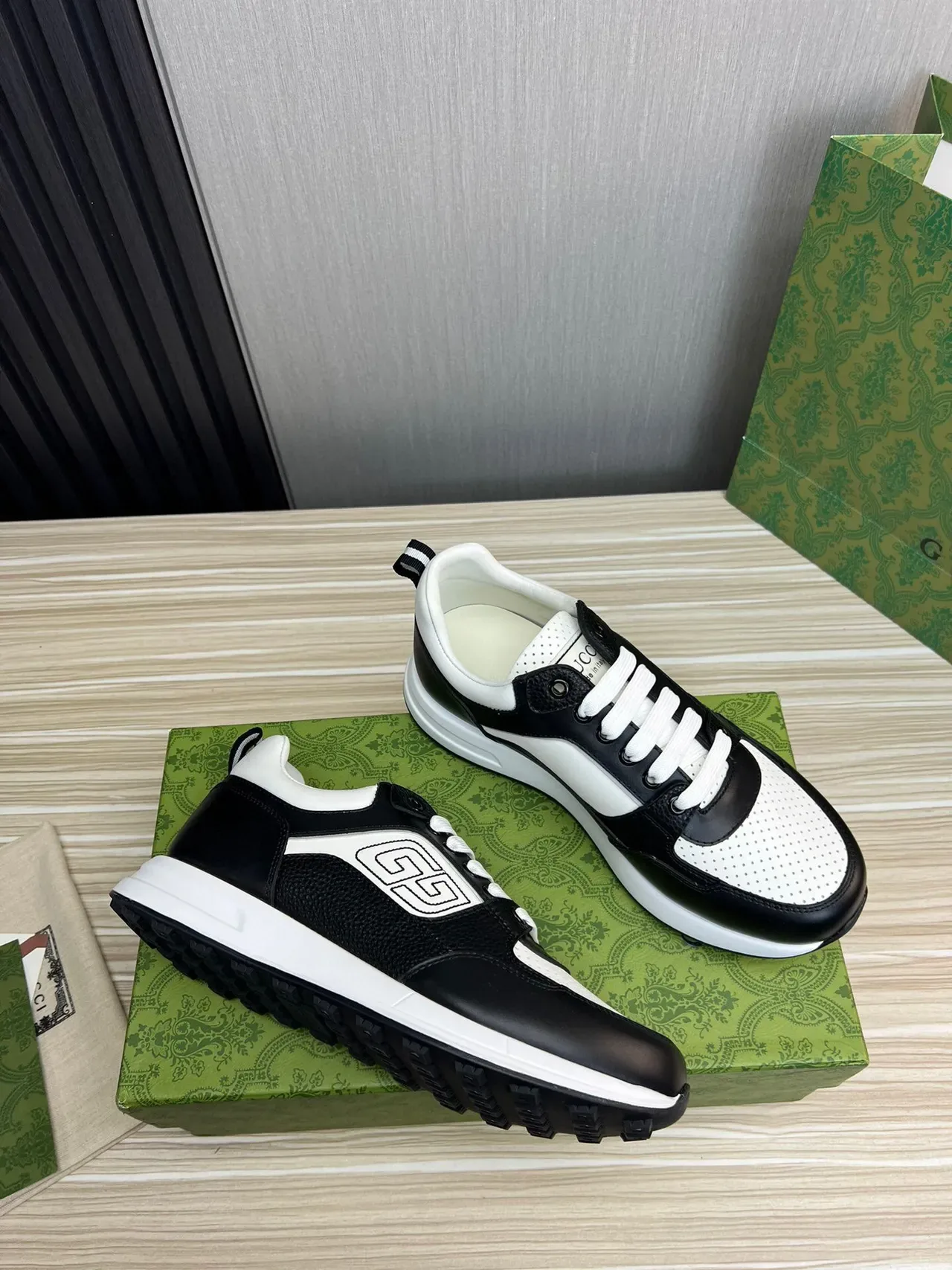 Gucci কালো সাদা Interlocking GG Logo Panel Perforated Toe Cap Lifestyle Sneakers 6