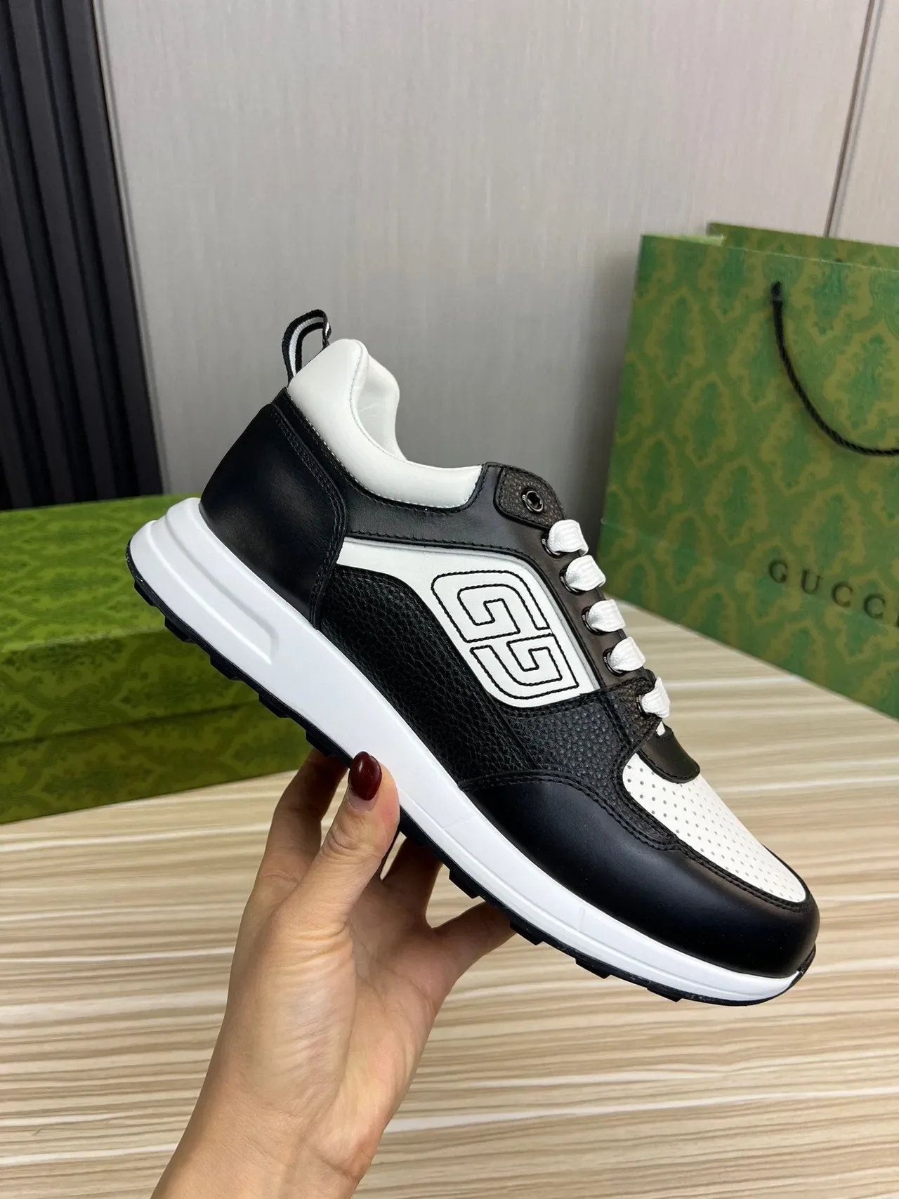 Gucci কালো সাদা Interlocking GG Logo Panel Perforated Toe Cap Lifestyle Sneakers 7