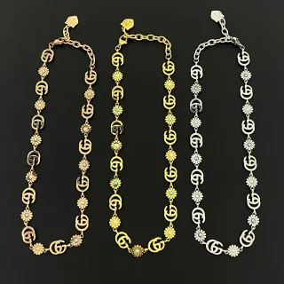 Gucci Daisy Interlocking G এবং Daisy Charm নেকলেস