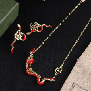 Gucci Dionysus Oro Rojo Motivo de Serpiente Acento de Esmalte Collar