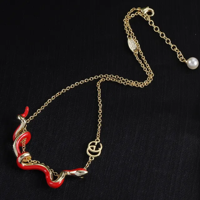 Gucci Dionysus ذهب أحمر نقش أفعى لمسة إيمل قلادة 4