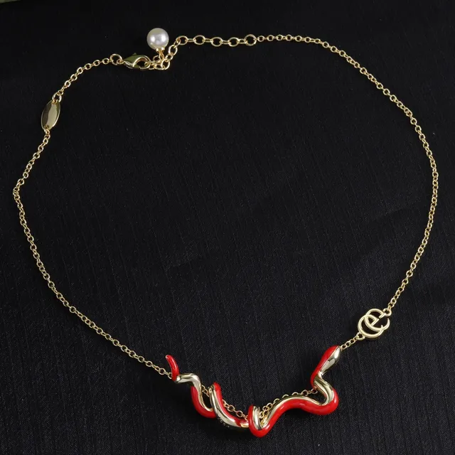 Gucci Dionysus ذهب أحمر نقش أفعى لمسة إيمل قلادة 9