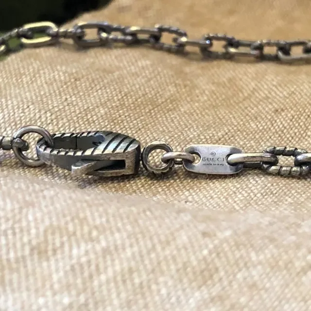 Collier Gucci Dionysus Aile GG Argent Oxydé Médailon 3