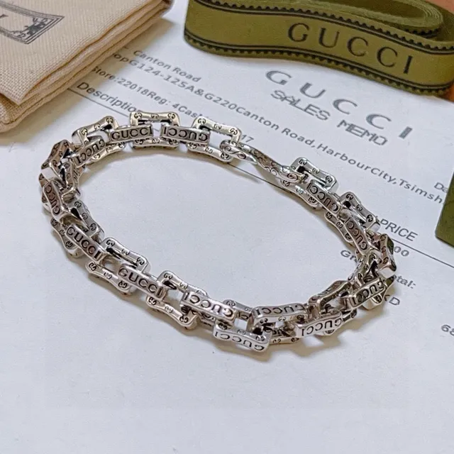 Gucci Engraved Logo Chain Bracelet 2