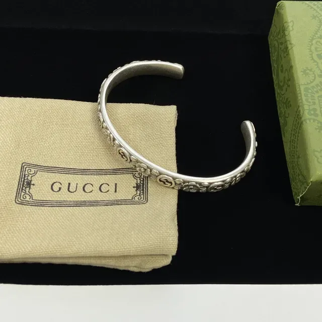 Gucci Floral GG Motif Silver Open Cuff Bracelet 2