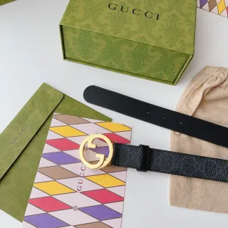 Gucci GG Marmont cinto de couro preto dourado com fecho G entrelacado faixa lisa