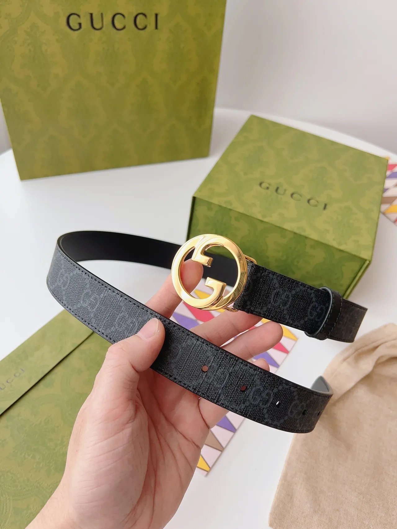 Gucci GG Marmont 黑色金色 Interlocking G 扣头 平滑皮革腰带 2