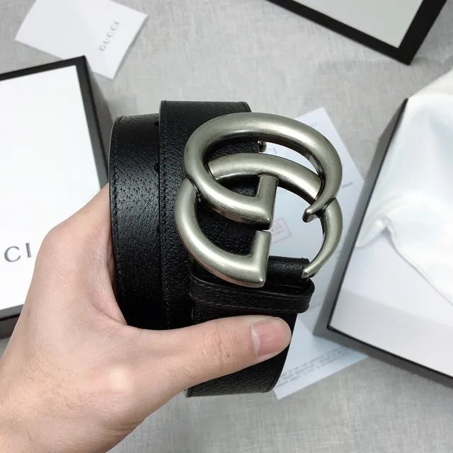 Gucci GG Marmont काला दानेदार चमड़े का बेल्ट 3