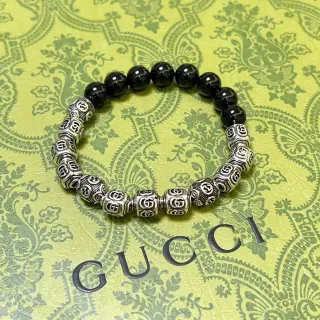Gucci GG Marmont Pulsera de Cuentas Negra Plateada
