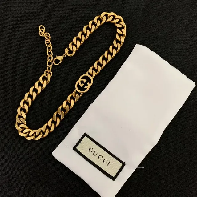 Colar Gucci GG Marmont Corrente Curb Chain Dourada com Logo G Interlocking 4