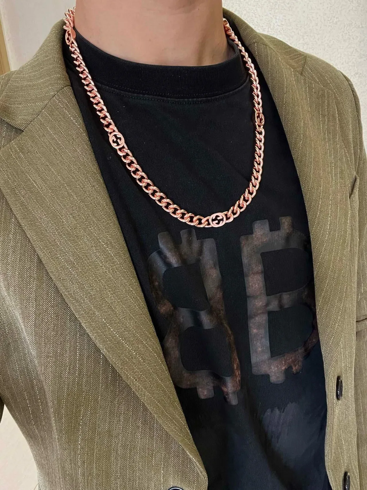 Gucci GG Marmont 黄金曲链互锁G徽章项链 8