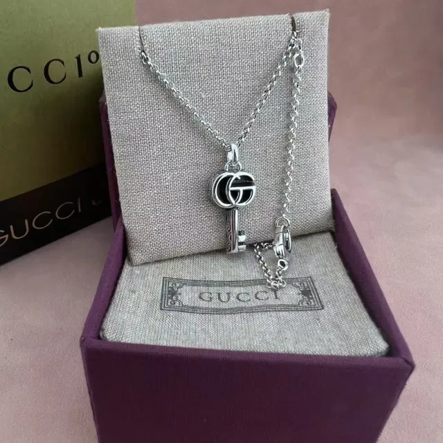গুসি GG Marmont কী পেন্ডেন্ট সিলভার টোন নেকলেস 6