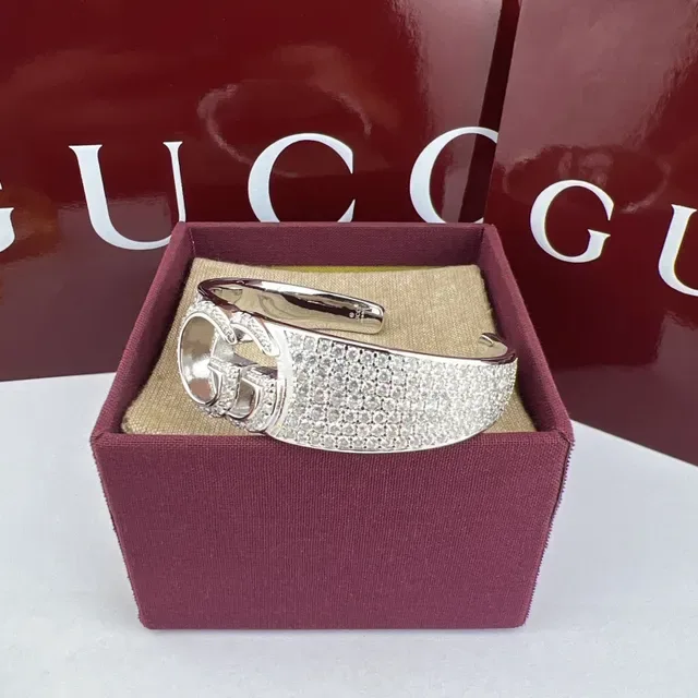 Gucci GG Marmont Pavé-Set Interlocking GG Pulsera de plata 3
