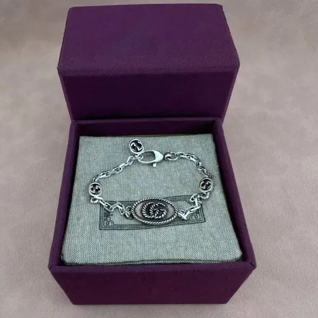 Gucci GG Marmont Silver-Toned Rope-Edge Oval Pendant Necklace 3