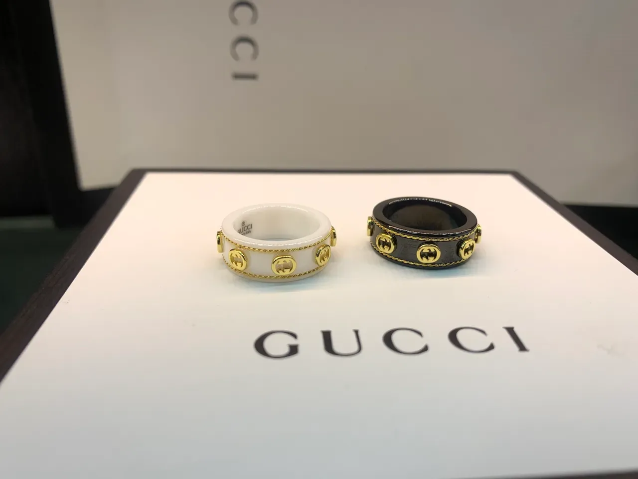 Gucci GG Marmont Blanco Negro Interlocking G Motifs Borde de Cuerda Trenzada Anillo 8