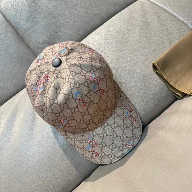 Gucci GG Monogram Gorra de béisbol bordada con serpiente 5
