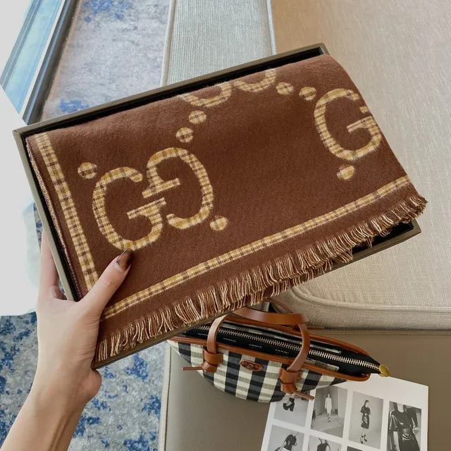 Gucci GG Monogram বাদামী প্লেইড ক্যাশমির শাল 5