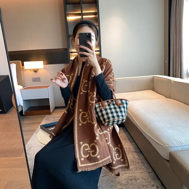 Gucci GG Monogram বাদামী প্লেইড ক্যাশমির শাল 6