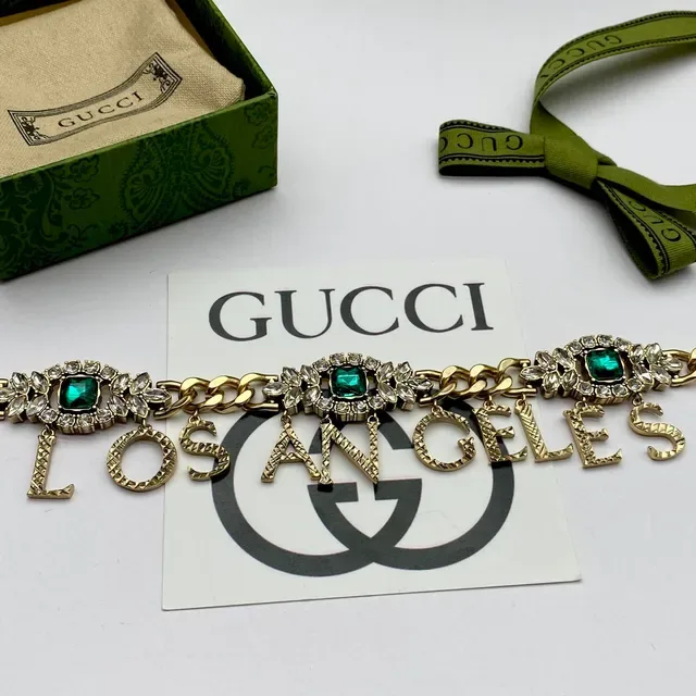 Gucci Collier Curb Chain Verte Dorée Pendentif Lettre Charm 3