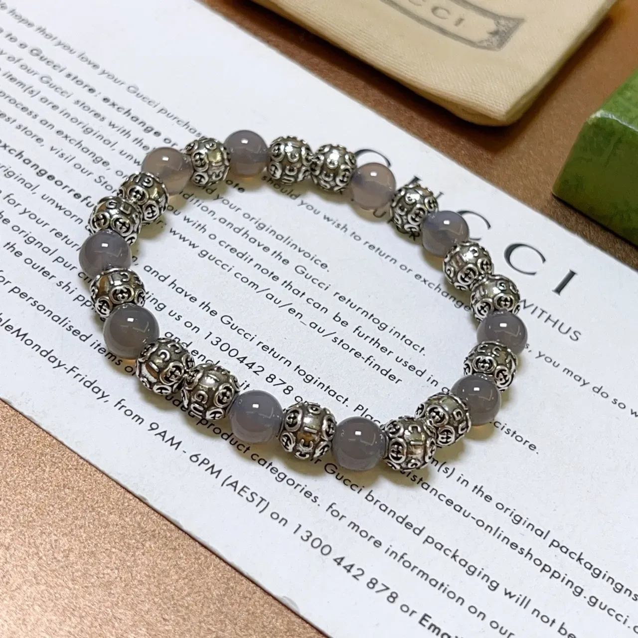 Gucci Gris Argent Perlé Alterné Pierre et Métal Bijoux 9