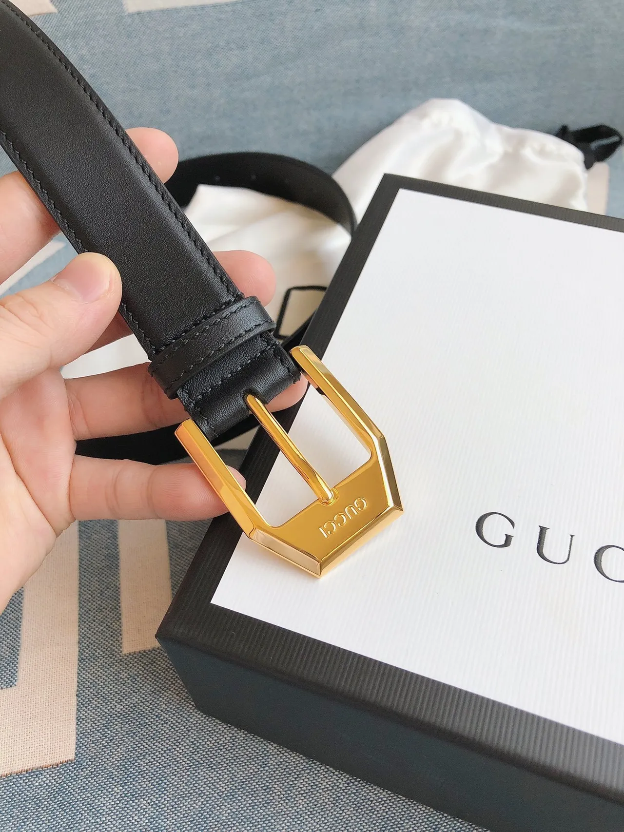 Gucci Horsebit 1955 काला स्वर्णिमीय आयताकार बकिल स्मूथ चमड़े की बेल्ट 7