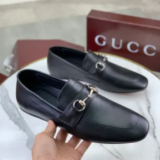 Gucci Horsebit 1955 مكاسين جلد أسود بإصبع مربعة