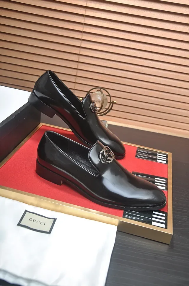 Gucci Horsebit 1955 काला चमकदार चमड़े के लूफर 4