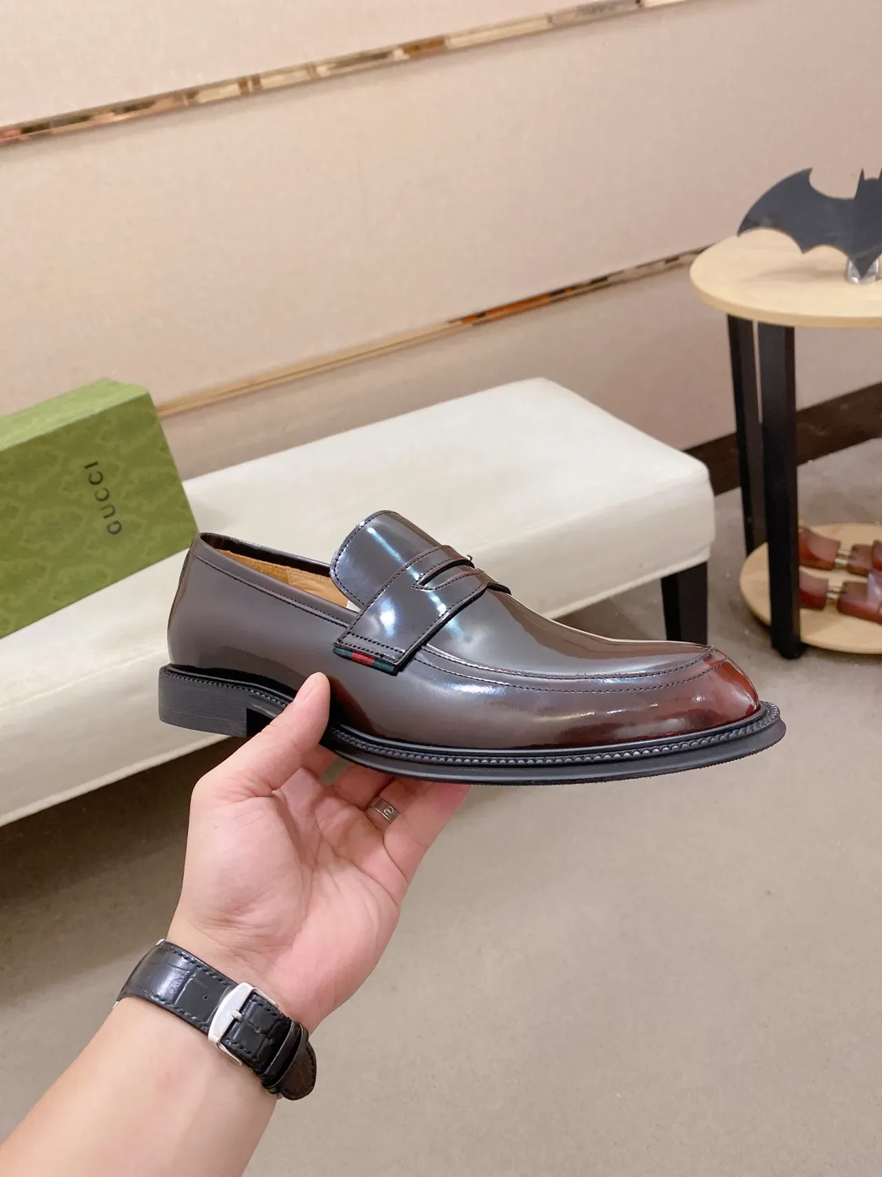 Gucci Horsebit 1955 भूरा काला चमकदार पैटेंट लेदर मॉकासिन सिलवाया टो लोअफर 4