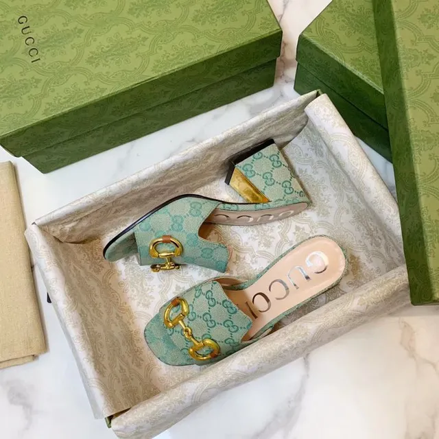 Gucci Horsebit 1955 أخضر ذهبي GG مونوغرام قماش إبزيم صنادل كاجوال 9