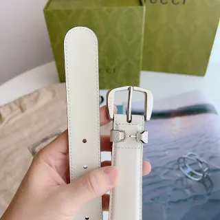 Gucci Horsebit 1955 Off-White حزام جلدي مزين بالكريستالات