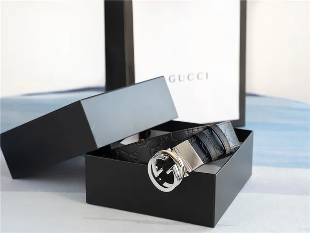 Gucci Interlocking G 黑色银色压花 GG Monogram 扣头 皮革腰带 2