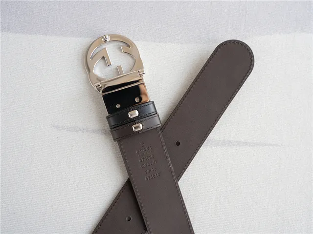 Gucci Interlocking G 黑色银色压花 GG Monogram 扣头 皮革腰带 4