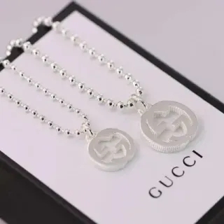 Gucci Interlocking G পেন্ডেন্ট চাঁদি কালো বল চেইন বৃত্তাকার হার