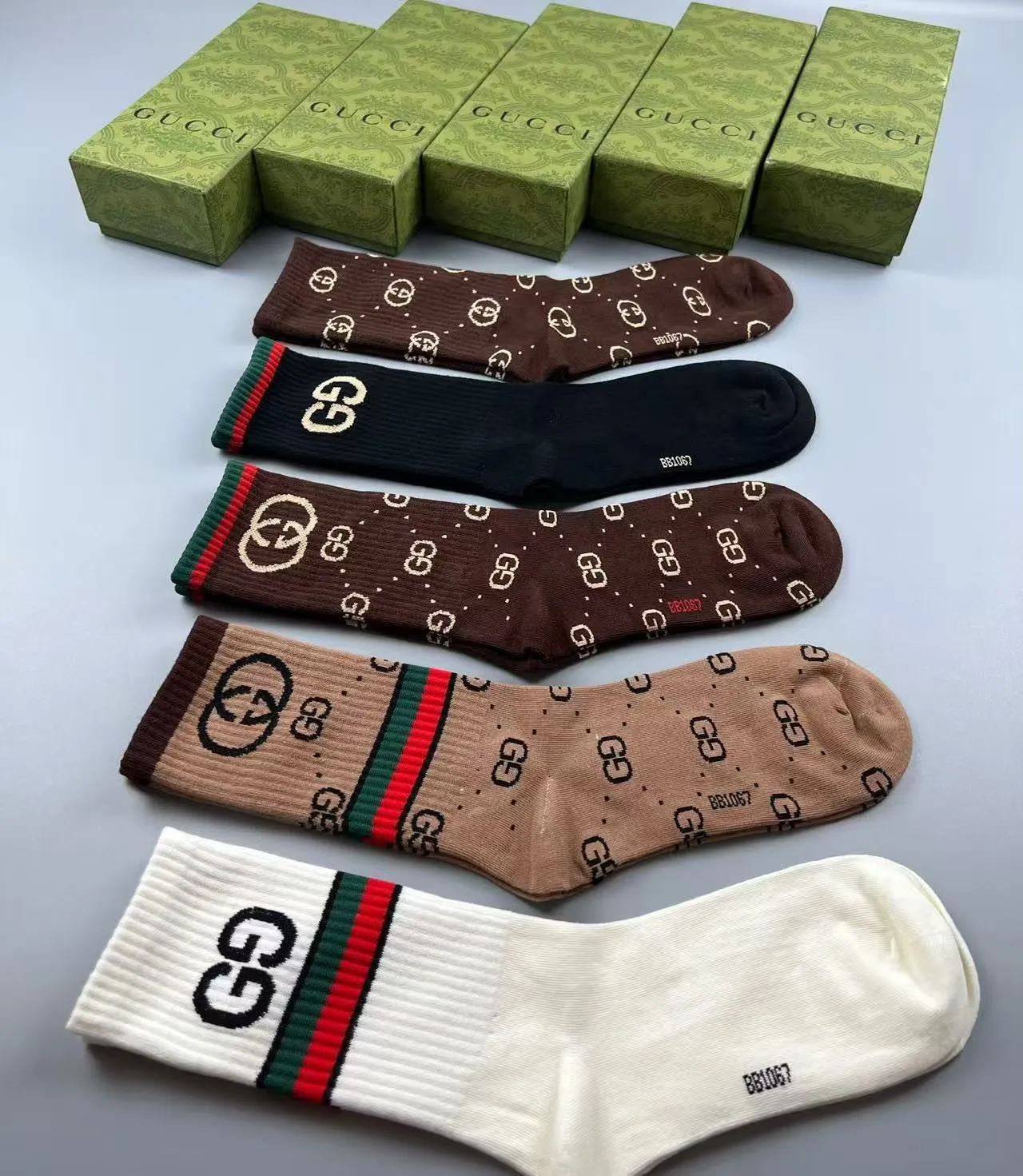 Gucci multicolores GG Monogram tejido rayas rojo-verde web calcetines con puño 2