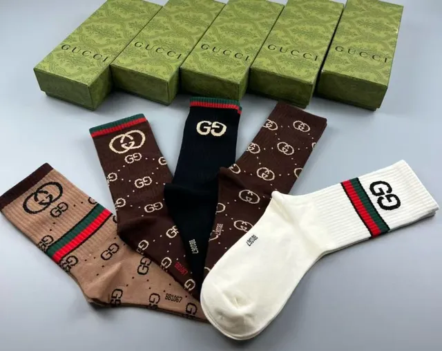 Gucci multicolores GG Monogram tejido rayas rojo-verde web calcetines con puño 3
