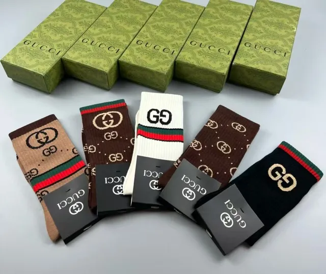 Gucci multicolores GG Monogram tejido rayas rojo-verde web calcetines con puño 9