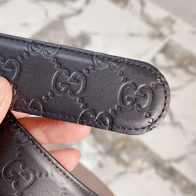 Gucci Ophidia Cinturón de cuero negro y oro con monograma GG embossado hebilla doble G 6