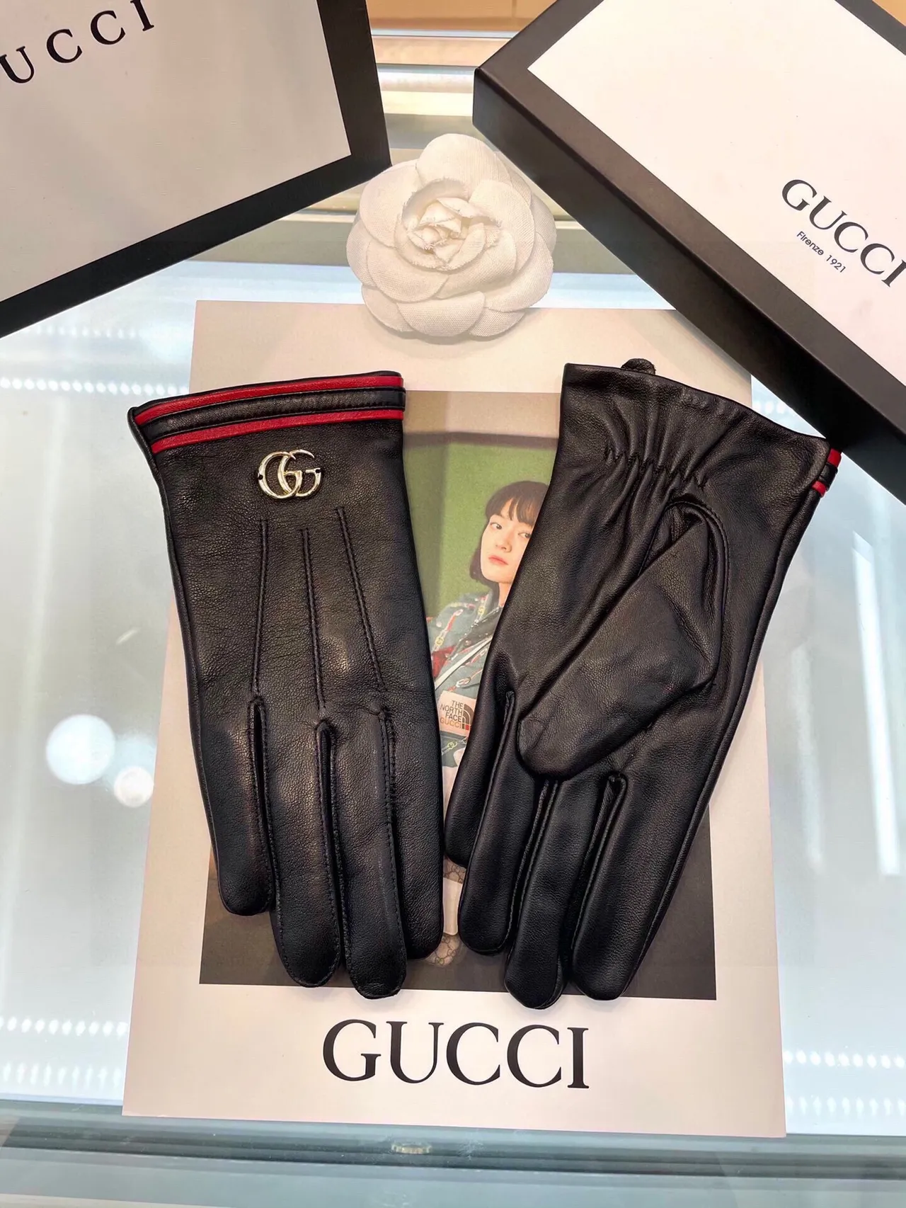 Gucci Ophidia Gants en cuir noir rouge doux Interlocking GG Hardware 3