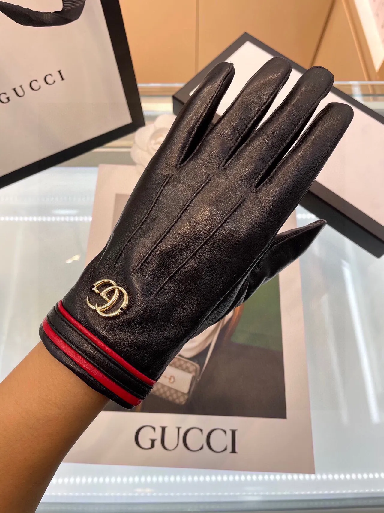 Gucci Ophidia Gants en cuir noir rouge doux Interlocking GG Hardware 5