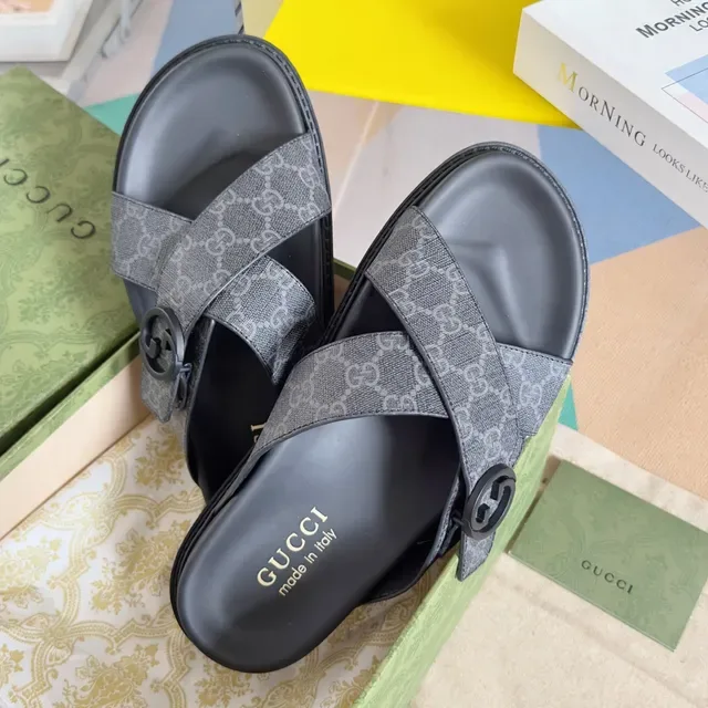 Gucci Ophidia GG Monogram Sandalias de doble correa 6