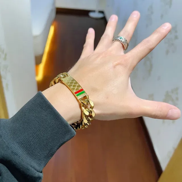 Gucci Ophidia سلسلة كرب سميكة ذهبية حمراء منحوتة لوحة G متشابكة سوار 8