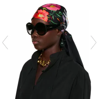 Gucci Óculos de Sol Redondos Pretos Oversized