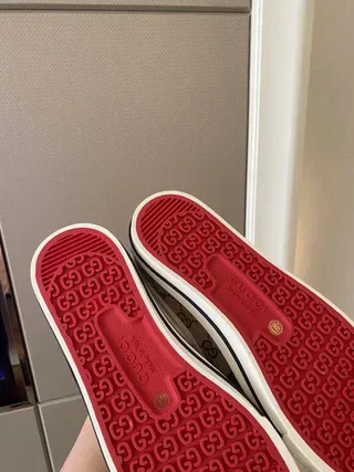 Gucci Screener بيجي GG مونोغرام كانفاس حزام فيلكرو حذاء أسلوب الحياة 3