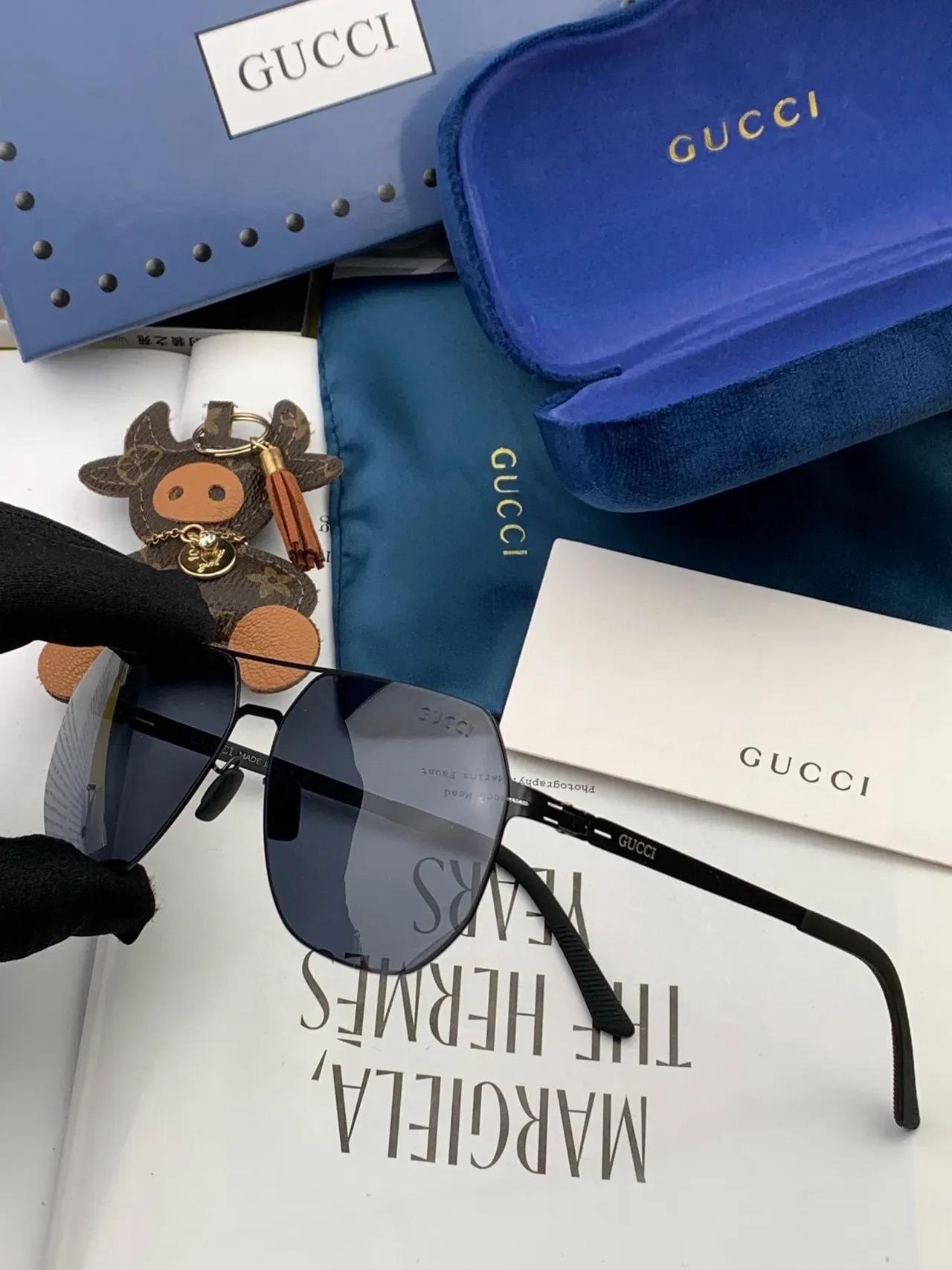 Gucci Screener نظارات شمسية سوداء معدنية مستطيلة الشكل درع 9